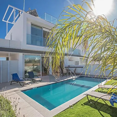 Olive Silver, Brand New, Contemporary 2bdr With Private Pool 别墅