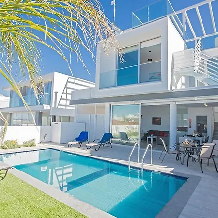 Olive Silver, Brand New, Contemporary 2bdr With Private Pool