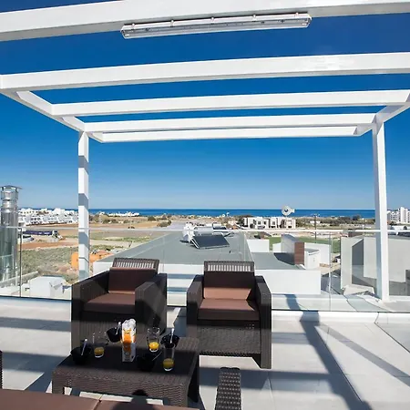 Olive Silver, Brand New, Contemporary 2bdr With Private Pool