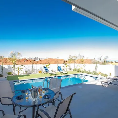 Villa Olive Silver, Brand New, Contemporary 2bdr With Private Pool