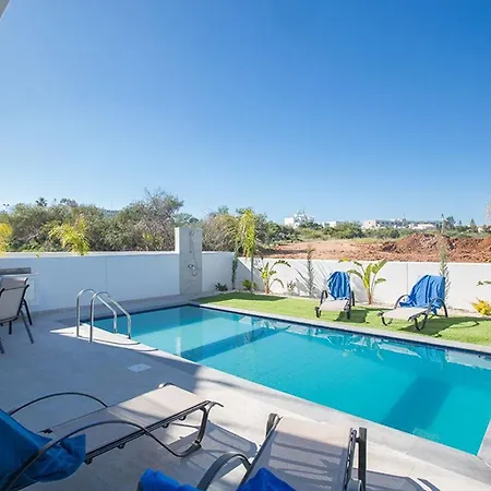Villa Olive Silver, Brand New, Contemporary 2bdr With Private Pool